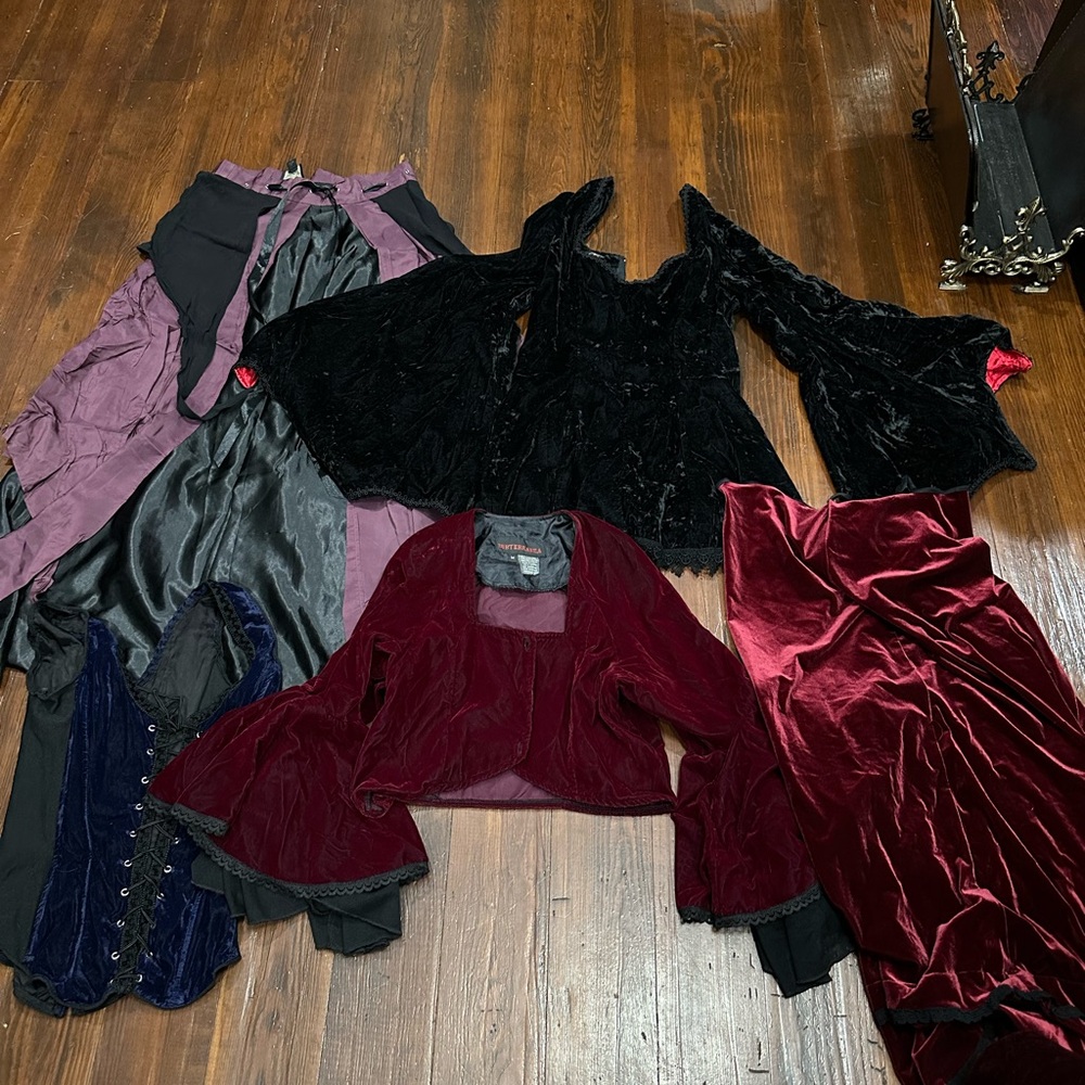 Goth lot 7 *READ DESCRIPTION **
